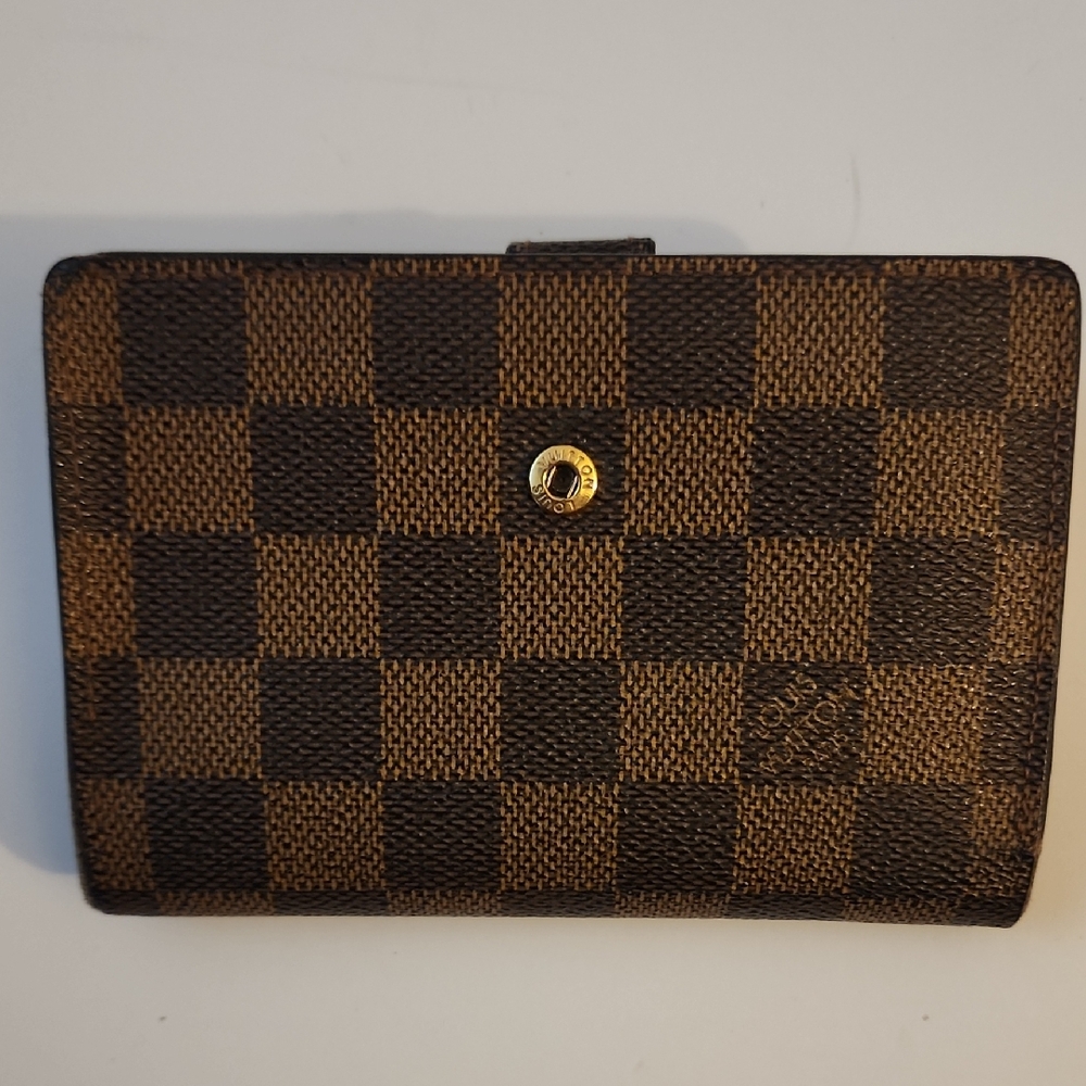 Louis Vuitton Damier Ebene French Kisslock Wallet. Unisex